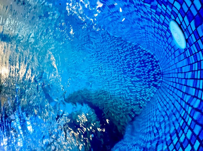 Bath Space “Aquarius”