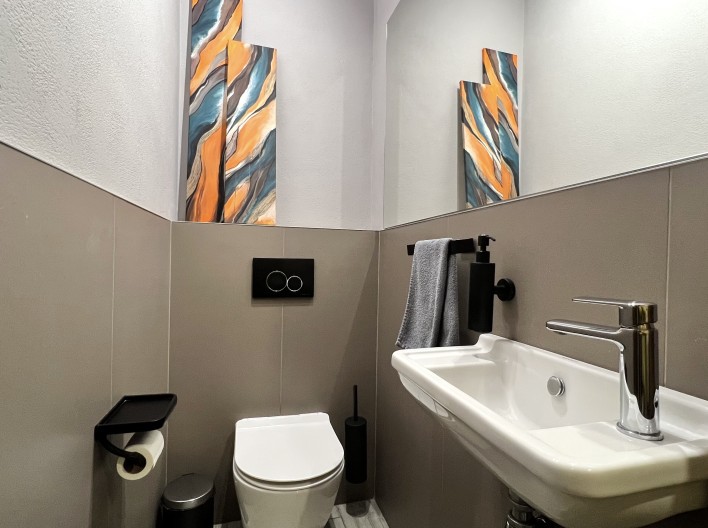 Bath Space “Aquarius”